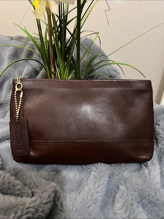 Coach Handbags - Coach Vintage Mahogany Brown Leather Cosmetic Clutch EUC